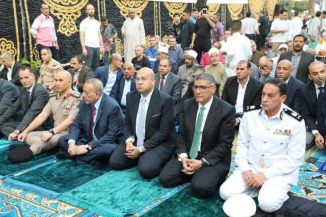 محافظ الجيزة يؤدي صلاة عيد الأضحى المبارك بساحة مسجد مصطفى محمود