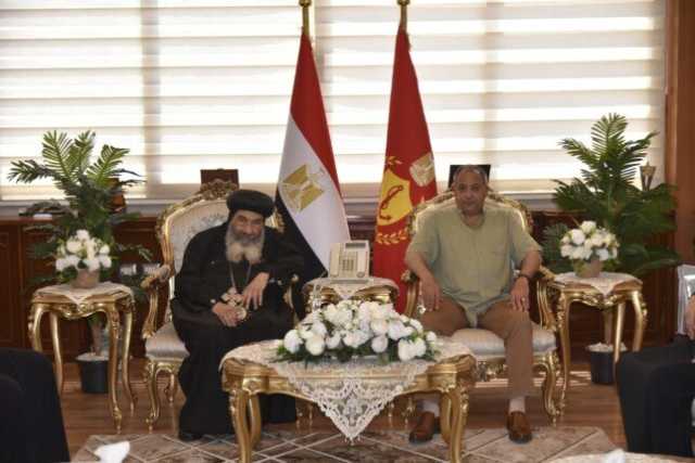 محافظ بورسعيد يستقبل وفدًا من الكنيسة للتهنئة بقرب حلول عيد الأضحى المبارك