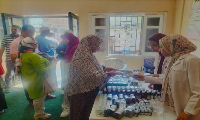 كشف وعلاج بالمجان لـ 1125 مواطنًا في قافلة سكانية متكاملة بالبحيرة