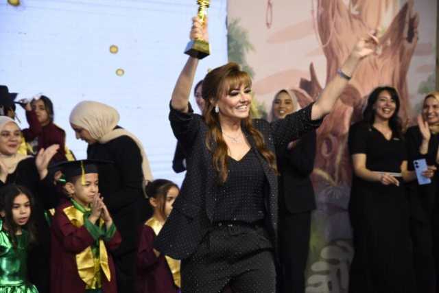 بشرى أثناء تكريمها في طنطا: الأقاليم تحتاج لتواجد أكبر من الفنانين «صور»