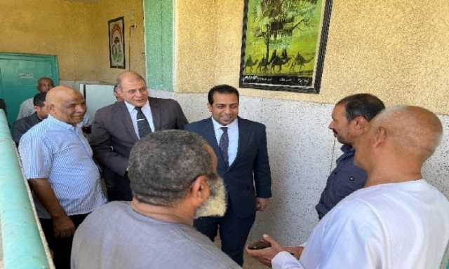 نائب محافظ قنا يتفقد استراحات المراقبين استعدادًا لامتحانات الثانوية العامة