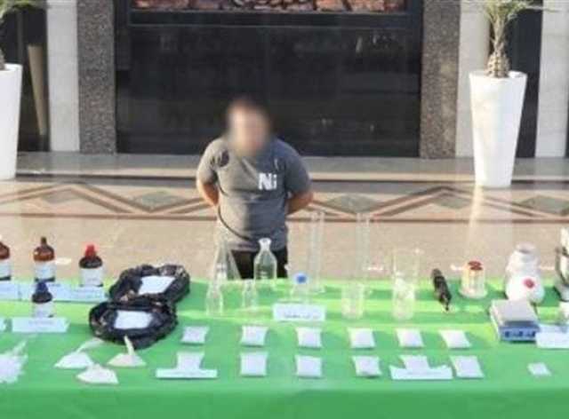 سقوط إمبراطور الكيمياء المخدرة بالقليوبية.. ضبط 53 كجم ميفدرون في وكر سري