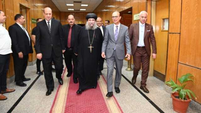 رئيس جامعة أسيوط يستقبل قيادات الكنائس للتهنئة بعيد الأضحى المبارك