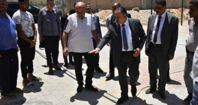 تمهيدًا لافتتاحه خلال أيام.. محافظ أسيوط يتفقد السوق الحضري الجديد بنادي الشبان المسلمين
