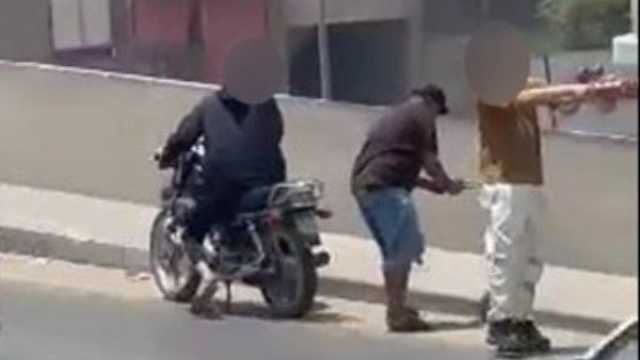 «الميديا فضحتهم».. ملابسات فيديو مشاجرة بالأسلحة النارية على كوبري بالقليوبية