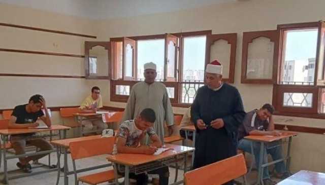 رئيس أزهرية القليوبية يتفقد امتحانات الثانوية الأزهرية