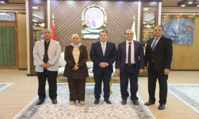 رئيس جامعة جنوب الوادي يستقبل لجنة مجلس الجامعات الأهلية لتقييم برنامج طب الأسنان