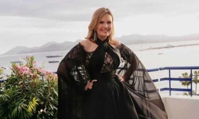 يسرا تخطف الأنظار بإطلالتها في أولى ليالي عيد الأضحى 2025