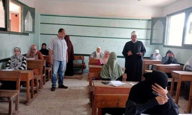 رئيس القليوبية الأزهرية يتفقد لجان امتحانات الثانوية الأزهرية بلجنة فتيات القناطر الخيرية