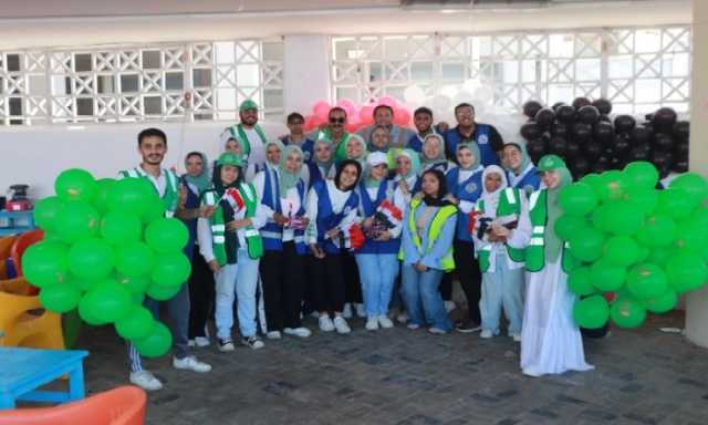 احتفالًا بذكرى 30 يونيو.. متطوعون يرسمون البهجة على وجوه الأطفال بالإسكندرية