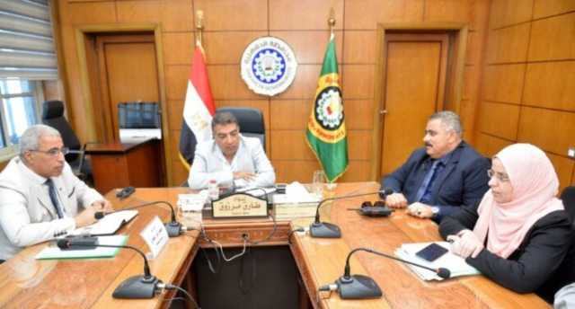 محافظ الدقهلية يعقد اجتماعا لبحث مشكلات المزارعين وتوفير الأسمدة