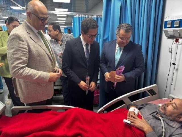 محافظ القليوبية ورئيس جامعة بنها يشاركان المرضى فرحة العيد بالمستشفى الجامعي