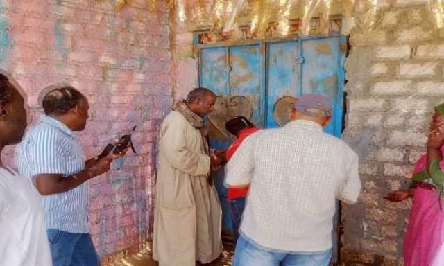 غلق وتشميع 35 محلًا وكافيه مخالف في أسوان