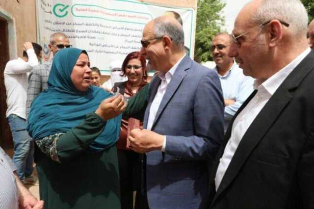 «غير الفكر المتوارث».. محافظ المنيا يقترب من المواطنين بأسلوب قيادي جديد