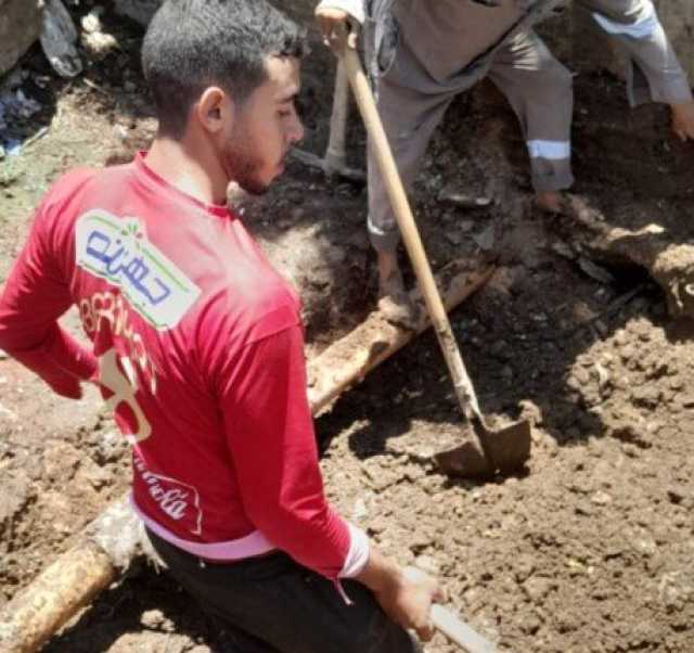 اللودر السبب.. السيطرة على كسر ماسورة غاز بقرية «تلة» في المنيا