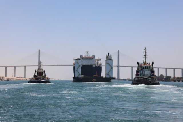 قناة السويس تشهد عبور سفينة الحاويات العملاقة CMA CGM JULES VERNE