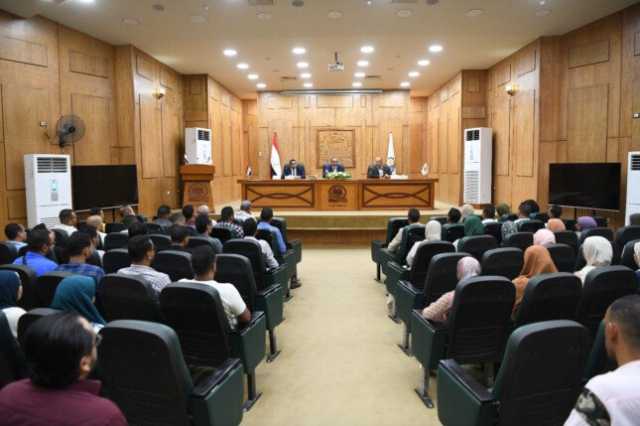 في لقائه مع المستثمرين.. محافظ قنا يؤكد التيسيرات مستمرة والدعم كامل لتحفيز الاستثمار