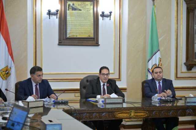 رئيس جامعة القاهرة يوجه بضرورة متابعة الحالة الإنشائية للأبنية التعليمية