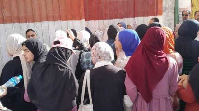 بدء توافد الطلاب على اللجان الامتحانية لأداء امتحان اللغة العربية للثانوية العامة 2025