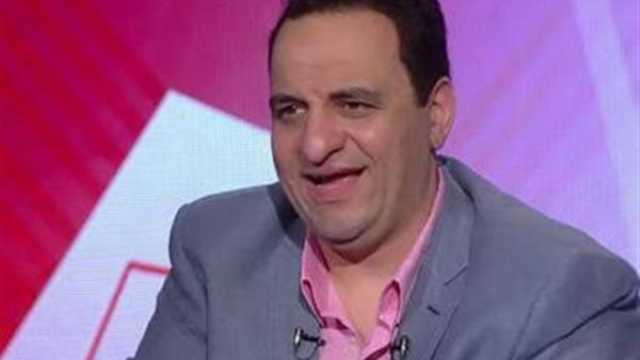 تشييع جنازة والدة الفنان هشام إسماعيل من مسجد السيدة نفيسة