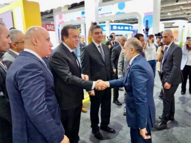«وزير الصحة» يتفقد جناح شركة «هيلث إنسايتس» في معرض Africa Health ExCon