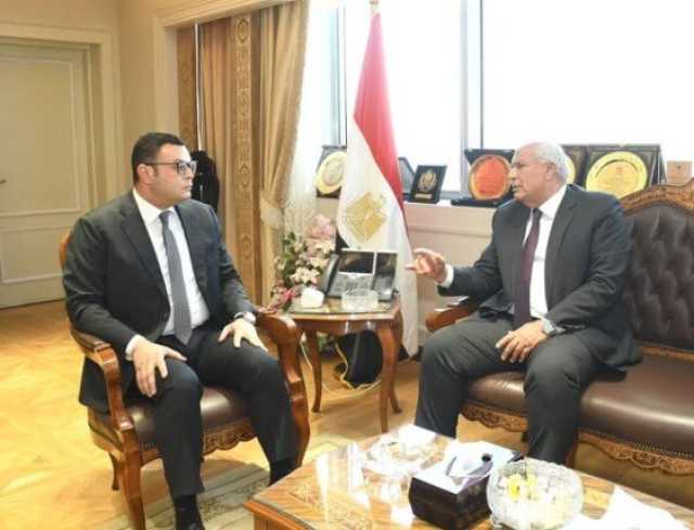وزير الإسكان ومحافظ الوادي الجديد يبحثان التعاون بمجال المياه