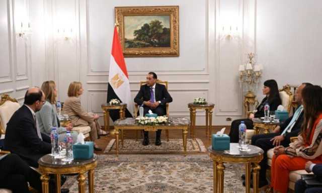 رئيس الوزراء يلتقي نائب رئيس بنك الاستثمار الأوروبي