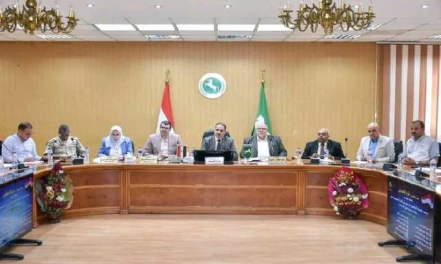 فرص عمل وعلاج بالمجان.. .محافظ الشرقية يستجيب لطلبات المواطنين:«حل مشاكلكم على رأس أولوياتنا»