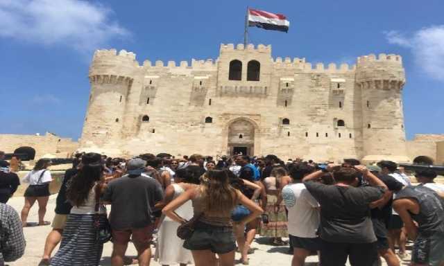 إقبال كبير على قلعة قايتباي بالإسكندرية في رابع أيام عيد الأضحى المبارك