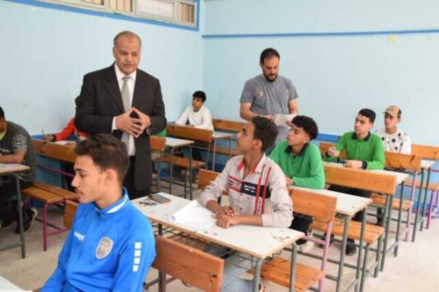 مدير تعليم بورسعيد يتابع سير امتحان اللغة الانجليزية للشهادة الإعدادية