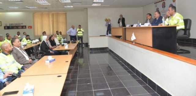 محافظ أسيوط: بيئة العمل الآمنة ركيزة أساسية للتنمية المستدامة