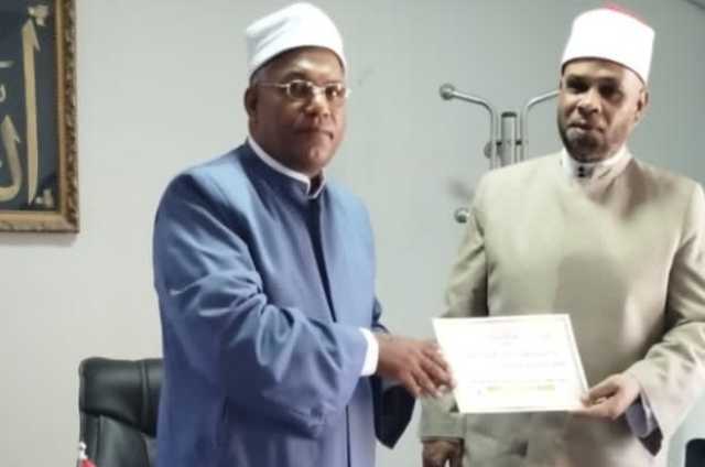 أوقاف البحر الأحمر تُكرم الموظفين المثاليين على مستوى المحافظة