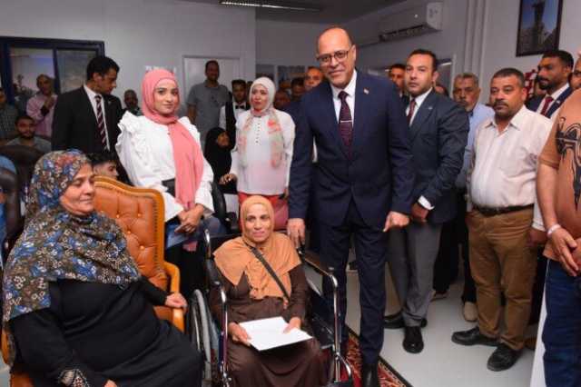 «جبران» يسلم 50 عقد عمل لذوي الهمم من أبناء القاهرة