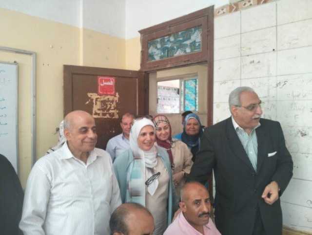 مدير تعليم القليوبية يشدد على الدقة في تصحيح امتحانات الشهادة الإعدادية