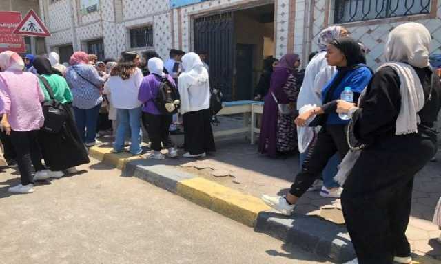 انتظام امتحانات الثانوية العامة بالإسكندرية وسط إجراءات مشددة