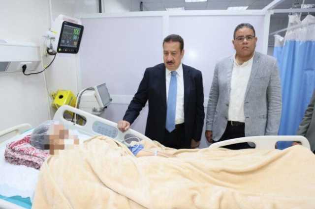 محافظ المنوفية يزور مصابي حادث الإقليمي للاطمئنان على جودة الخدمات الطبية