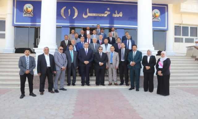 رئيس جامعة جنوب الوادي يستقبل نقيب المحامين
