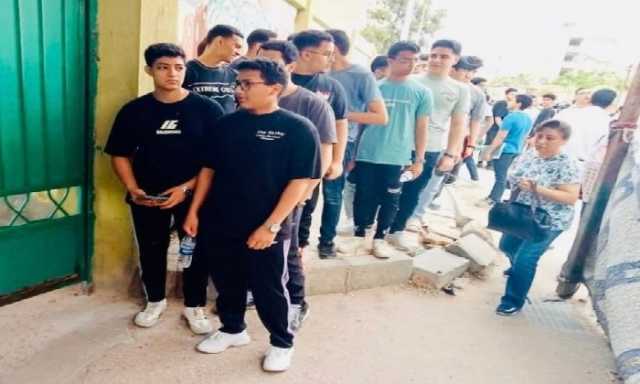 «سهل وبسيط».. امتحان اللغة الأجنبية الثانية يُدخل البهجة لقلوب طلاب الثانوية العامة بالإسكندرية