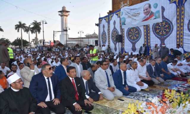 محافظ الأقصر يؤدى صلاة عيد الأضحى المبارك بساحة سيدي أبو الحجاج وسط جموع المصلين