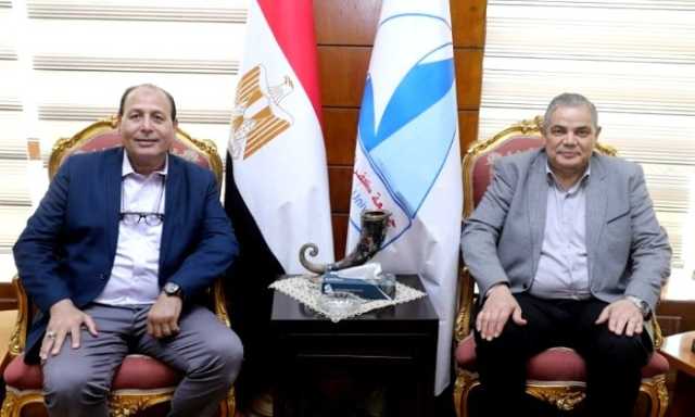 جامعة كفر الشيخ تبحث التعاون مع جامعة فلوريدا الأمريكية في مجال الزراعة المستدامة وتربية الفراولة