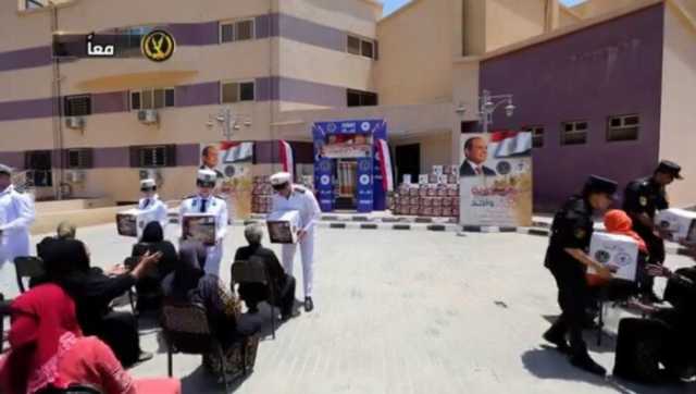 احتفالا بعيد الأضحى.. الداخلية تواصل توزيع المساعدات بالمناطق الحضارية الجديدة (فيديو)