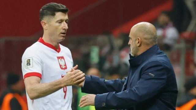 استقالة مدرب منتخب بولندا إثر خلافه مع ليفاندوفسكي