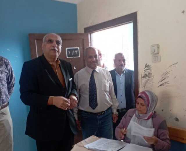مدير تعليم القليوبية يتفقد أعمال تصحيح الشهادة الإعدادية العامة