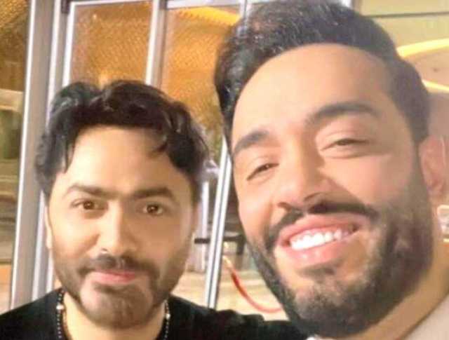 بعد دخول نجله العناية المركزة.. رسالة رامي جمال لـ تامر حسني «صورة»