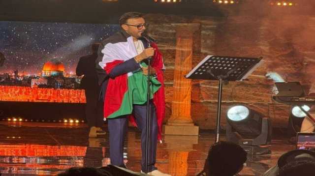 بعد رفعه العلم الفلسطيني بالمغرب.. صابر الرباعي يتصدر المشهد