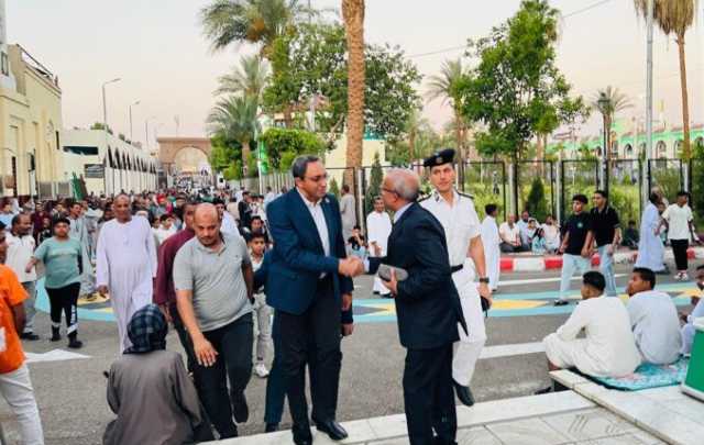 محافظ قنا يؤدي صلاة عيد الأضحى بمسجد سيدي عبد الرحيم القنائي