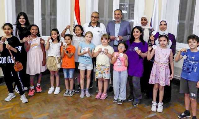 ورشة فنية تجمع أطفال مصر وروسيا احتفالًا باليوم الوطني الروسي