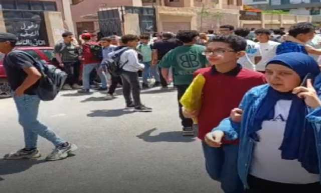 ارتياح بين طلاب إعدادية ببورسعيد لسهولة امتحان اللغة العربية