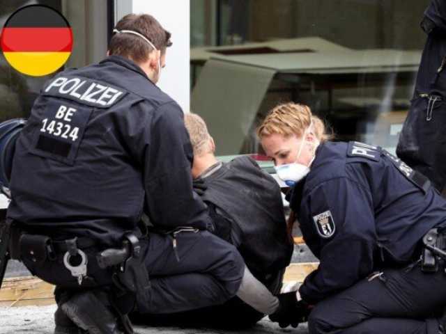 مقتل شخص وإصابة اثنين آخرين جراء حادث طعن في ألمانيا