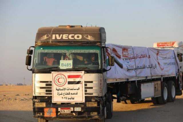 الهلال الأحمر يكشف تعنت إسرائيل تجاه الشاحنات المصرية المتجهة لغزة.. فيديو